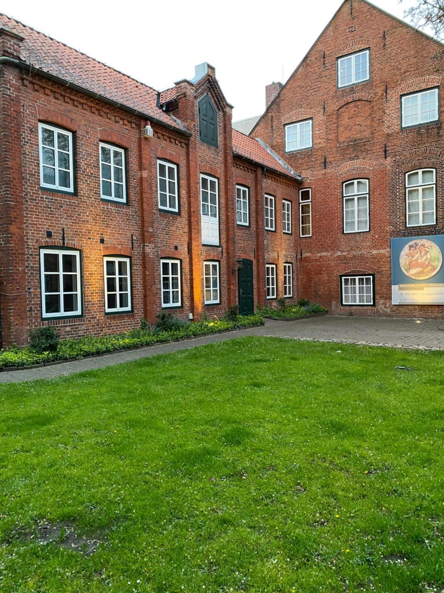 Wohlfuehlen In Historischem Haus Apartment Brake  Exterior foto